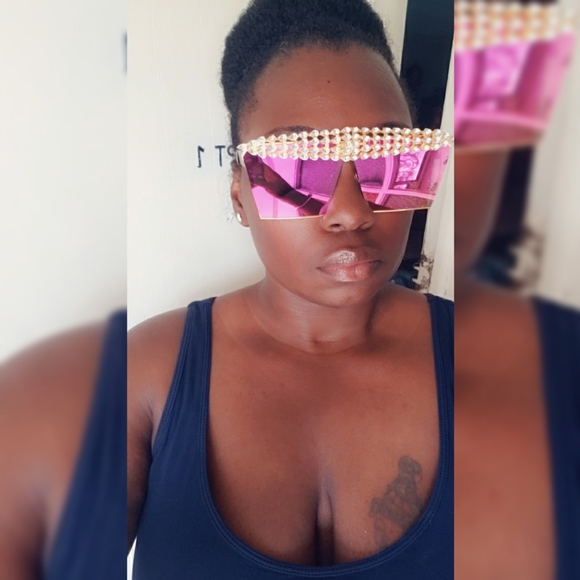 Pink Bling Sunnies - Picture 1 of 2